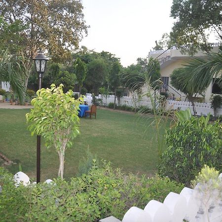 Hotel Eagle Nest Bharatpur Exterior foto